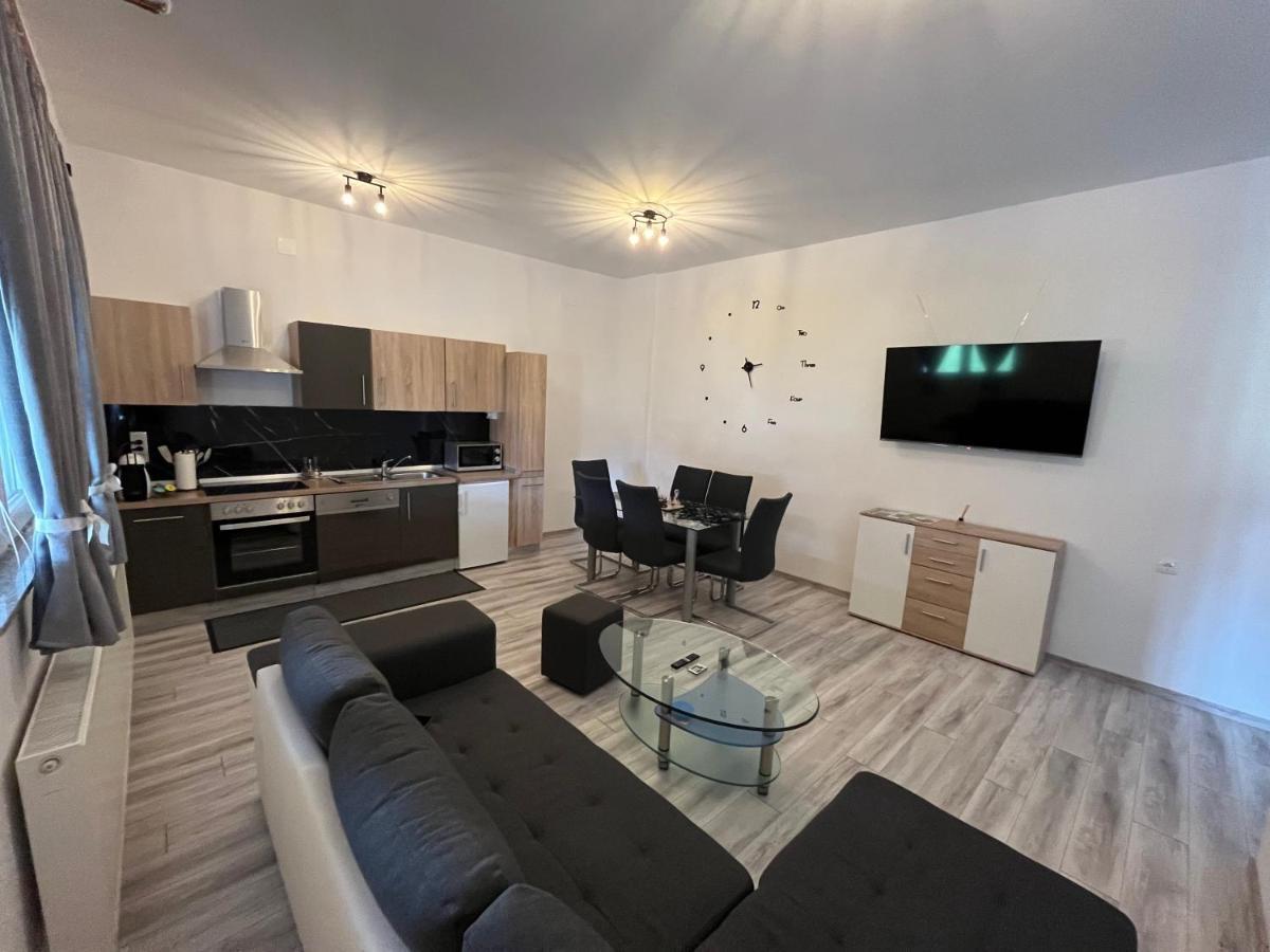 Apartment Tilia Otocac Luaran gambar